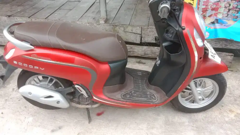 Scoopy keyless THN 2023 plat AB Bantul