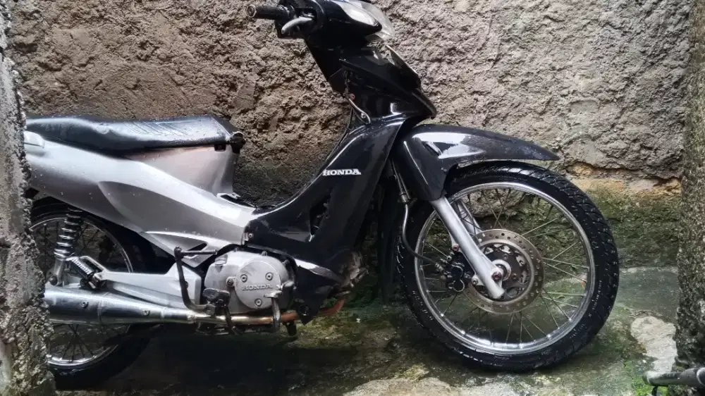Honda karisma x tahun 2004