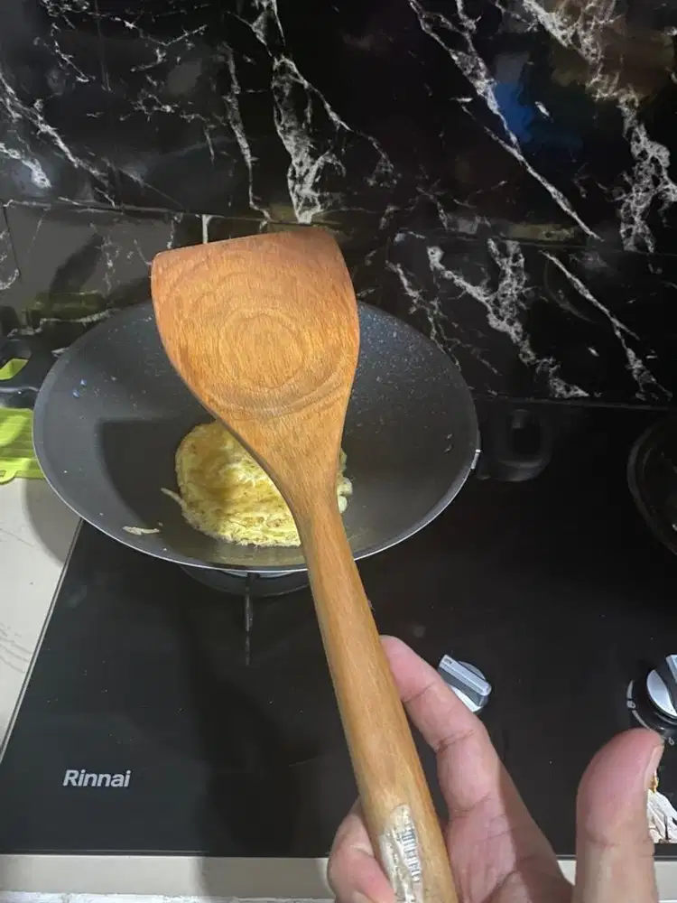 Sutil sudit sendok kayu