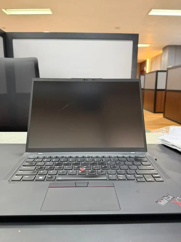 Dijual LENOVO THINKPAD X1 CARBON GEN 13