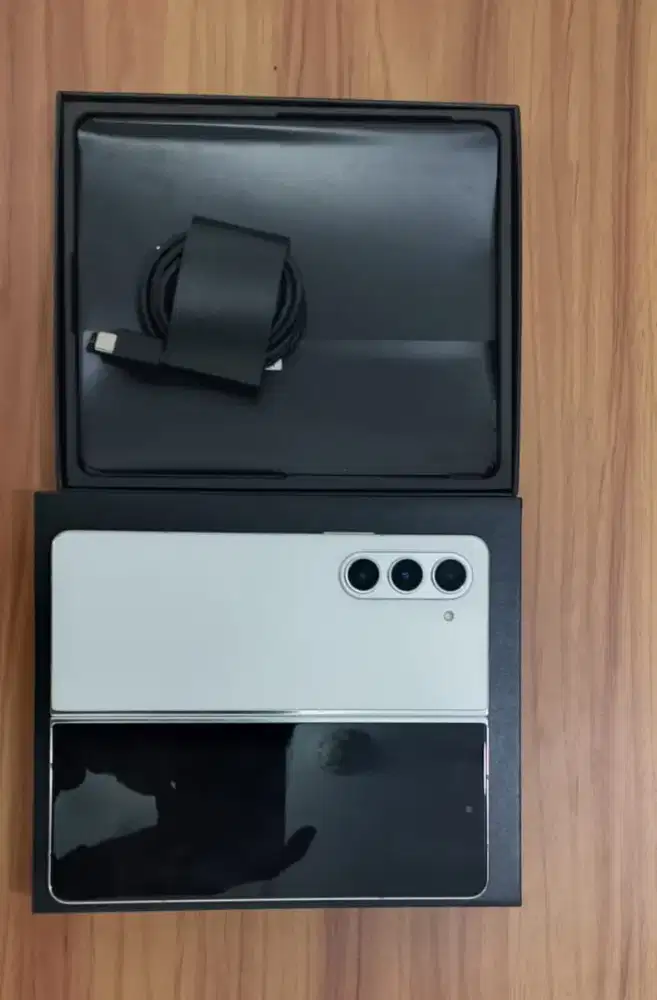 Samsung Galaxy Z fold 5 12/512GB