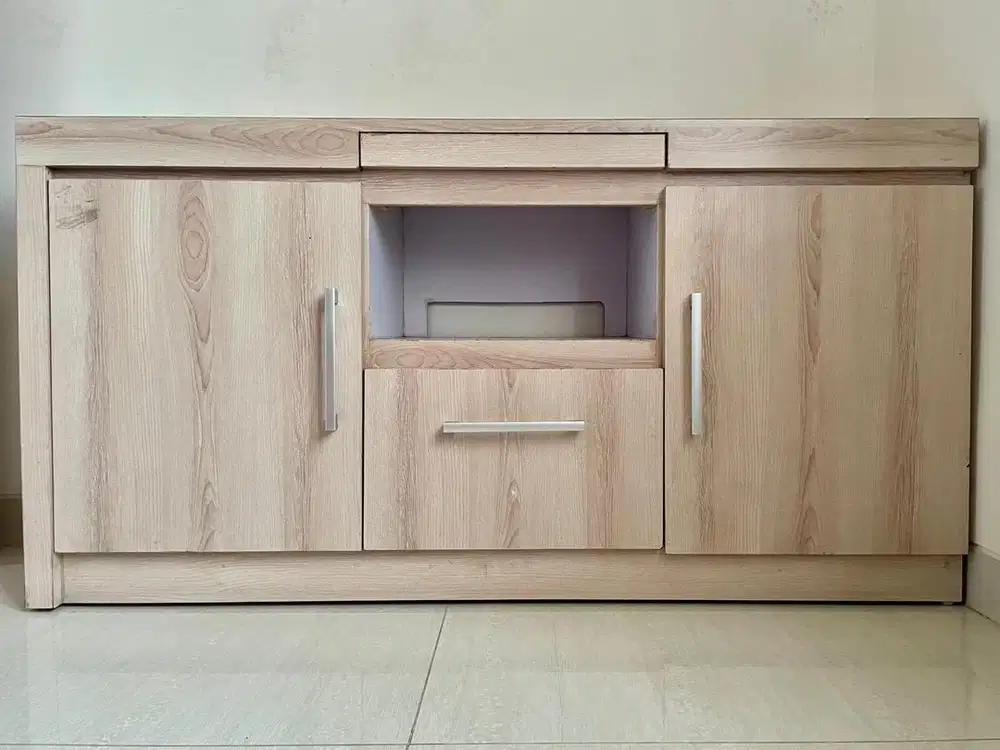 Meja Tv / Rak Tv (preloved)