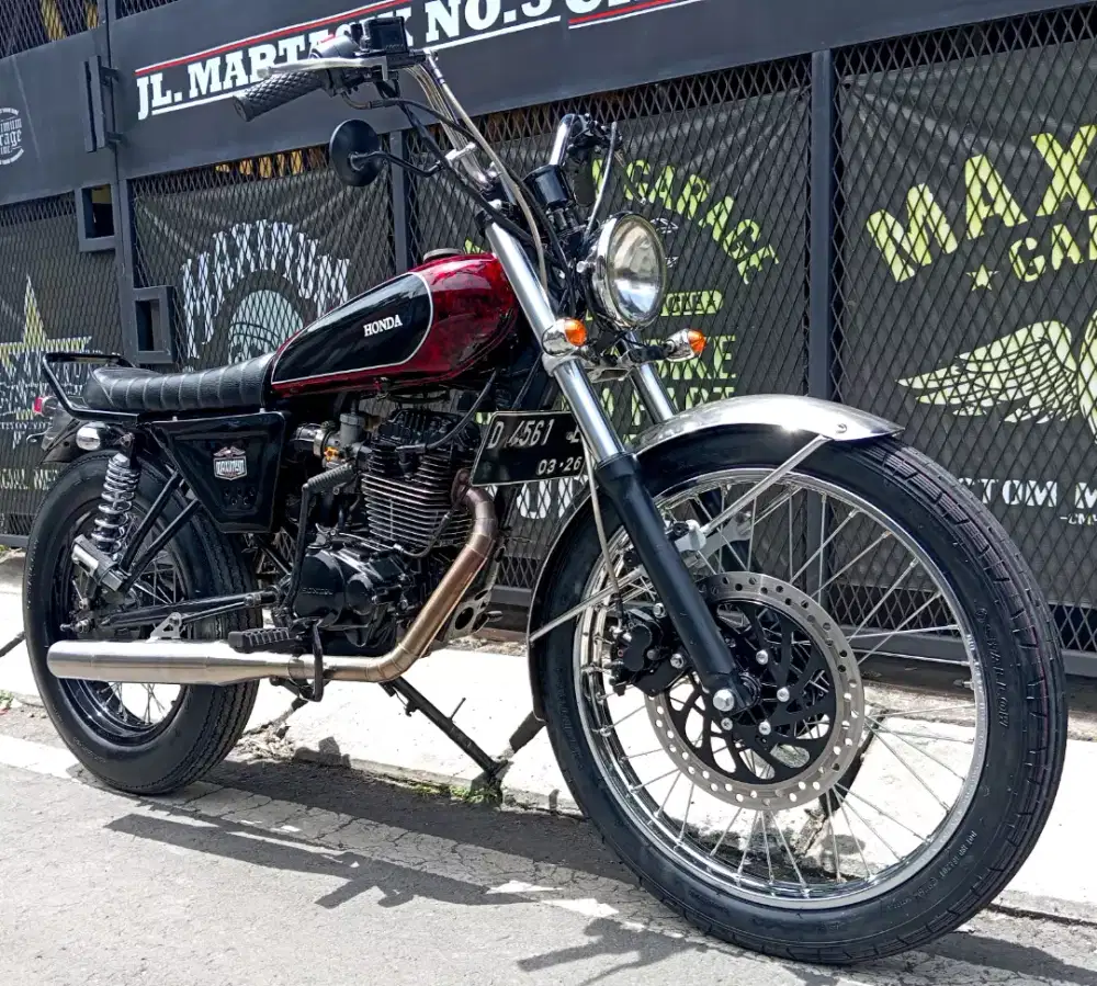 Honda megapro custom classic British style