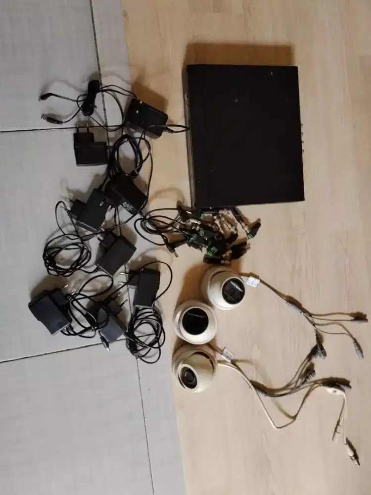 Cctv satu set DVR bekas normal
