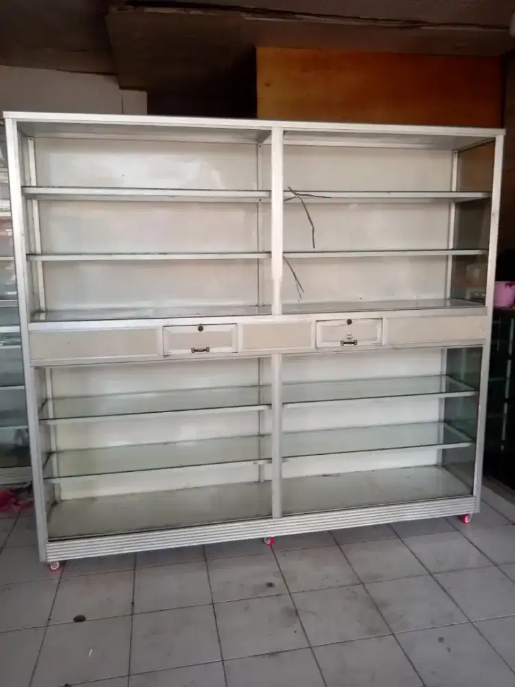 Etalase tinggi bekas