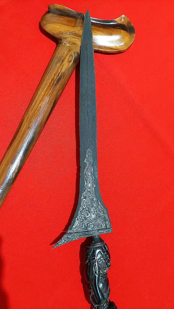 Keris Lintang Kemukus Sepuh Wingit