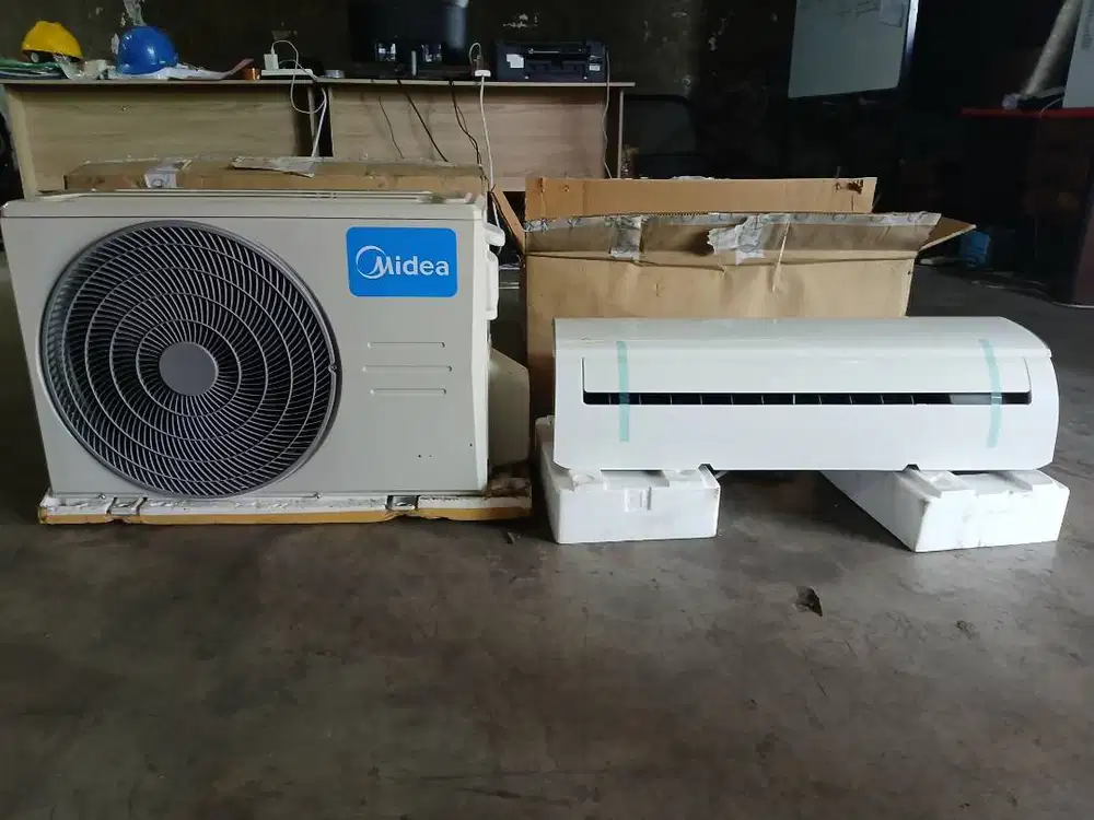 AC TIPE SPLIT MIDEA, LAMPU LED DAN PANEL SURYA