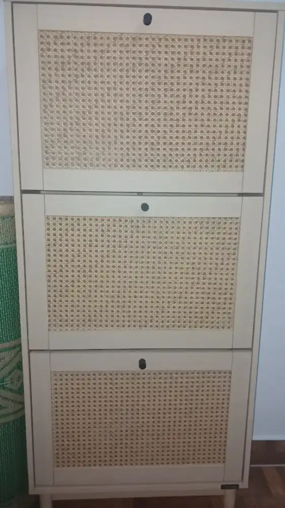 Rak Sepatu Estetik produk Informa