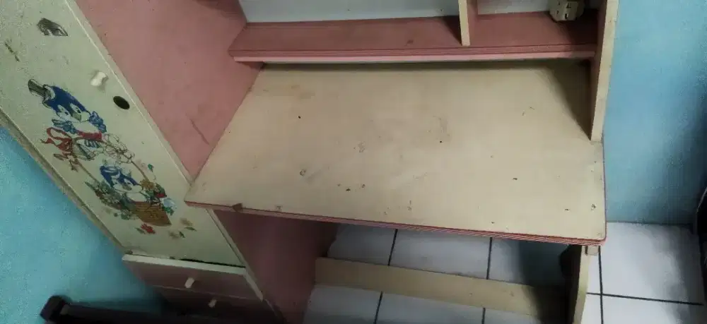 Dijual meja belajar , kondisi sesuai digambar ta