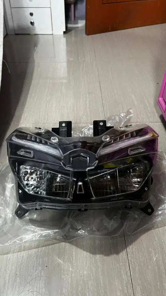 Headlamp vario 125 gen 2 like new