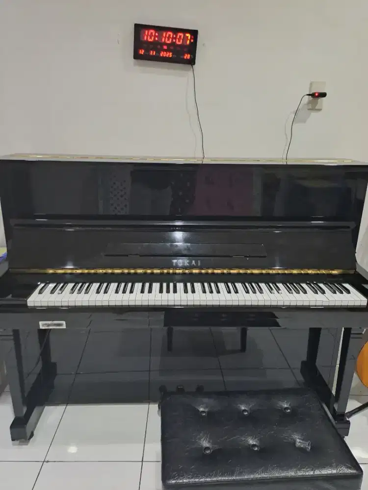 Piano klasik merek TOKAI Hamamatsu Japan