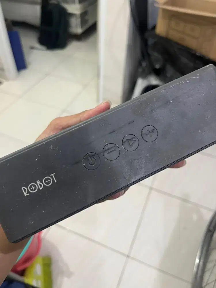 DIJUAL SPEAKER PORTABLE MEREK ROBOOT