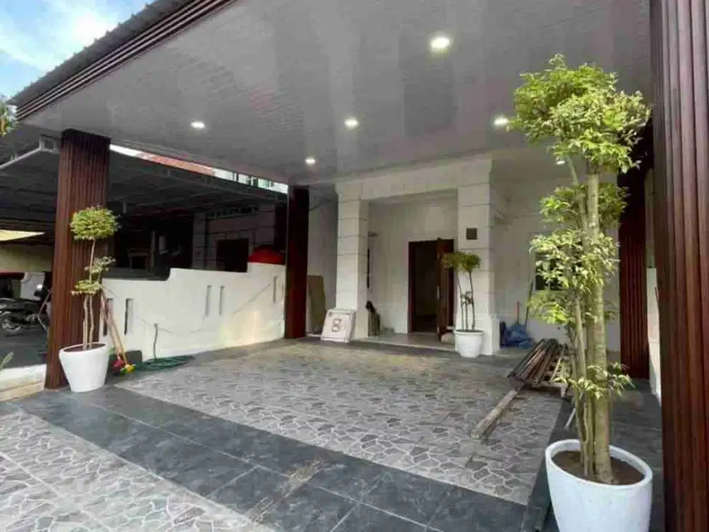 DIJUAL 
Rumah 2 lantai full renovasi cantik di Palm Beach, Baloi
SIAP HUNI