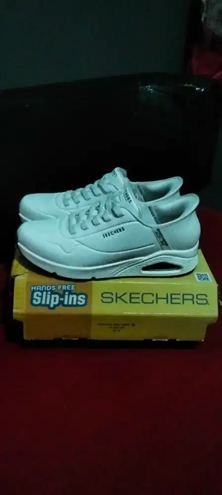 Skechers Hands Free Slip-Ins EU 45 Original Seperti Baru + Box