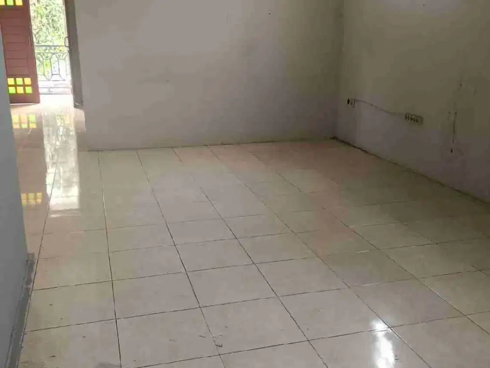 Diseakan rumah cocok utk Tinggal dan kantor