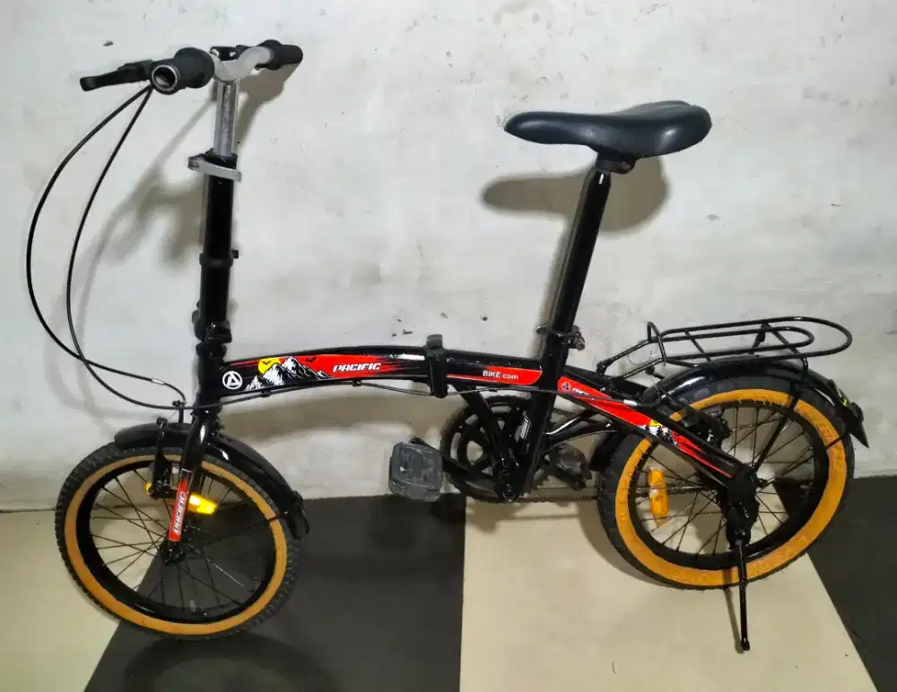 Sepeda lipat ukuran 16 kondisi normal