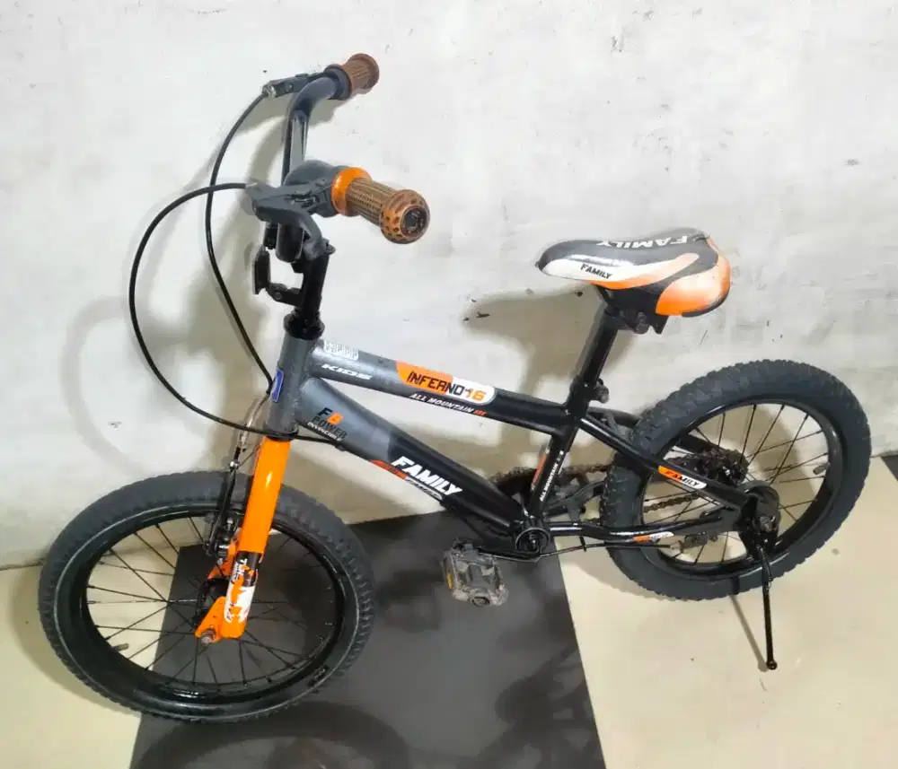 Sepeda BMK ukuran 16 kondisi normal