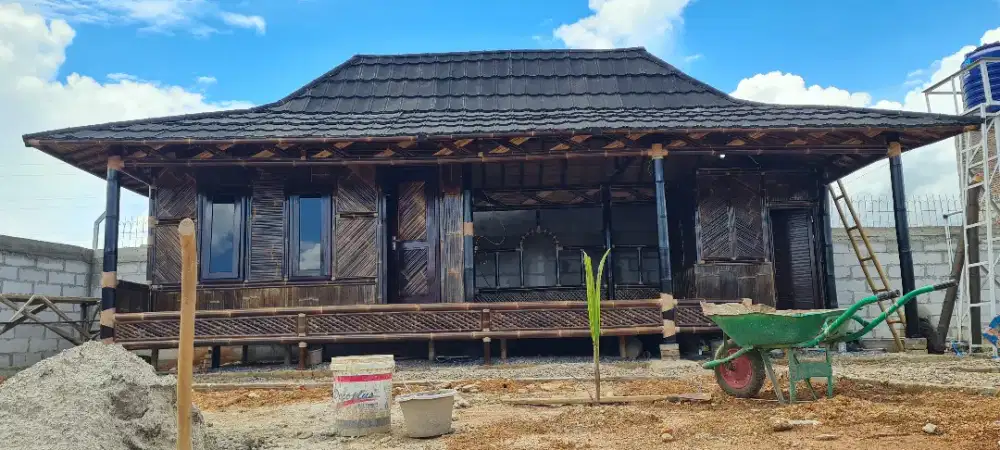 Saung Bambu Atap Metalroof