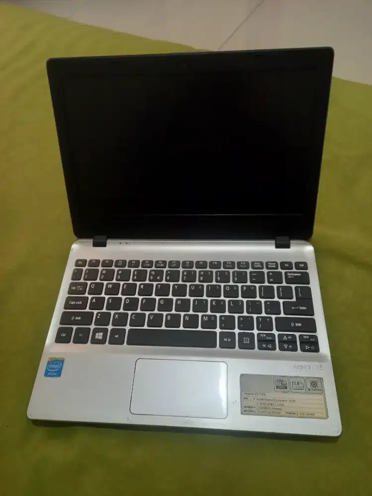Netbook Acer Aspire V5 intel celeron ada minus dibaca