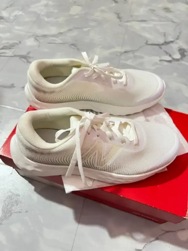 Sepatu New Balance - asli