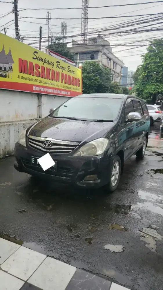 Kijang Innova G Bensin 2010