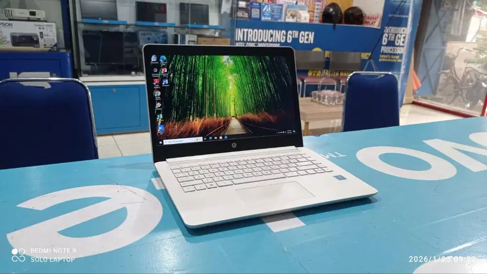 HP 14 RAM 4GB SSD SLIM/TIPIS KINERJA CEPAT SIAP PAKAI