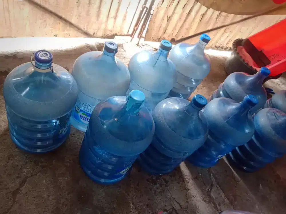 Galon Aqua layak pakai