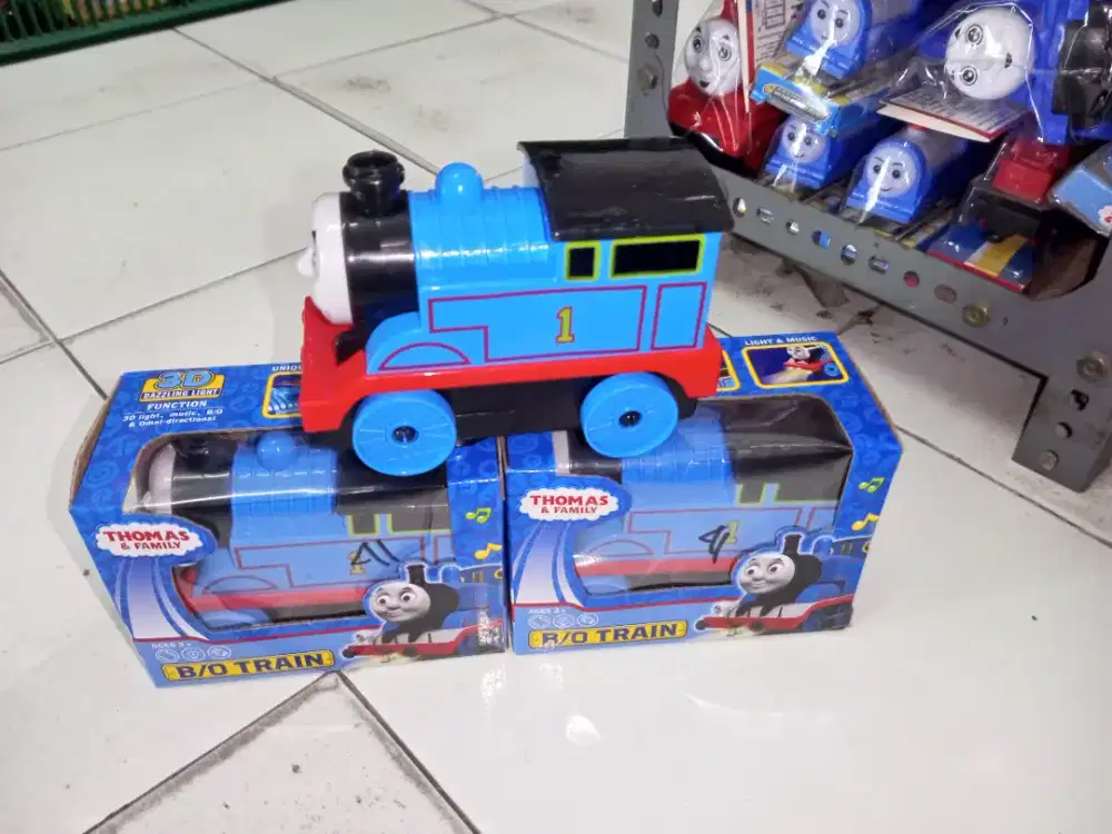 Mainan Anak Kereta Thomas Baterai