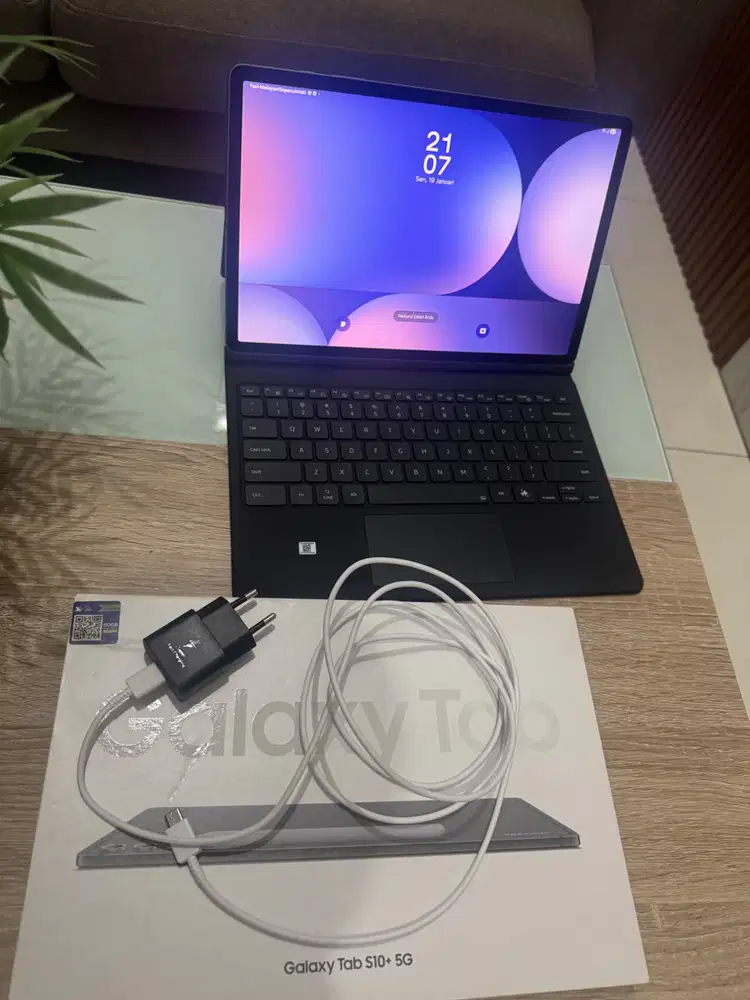 Galaxy Tab S10 + 5G +keybord kondisi seperti baru