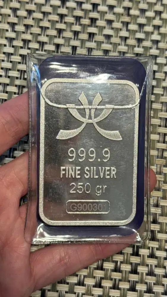 Perak MT dan YT 999,9 persen