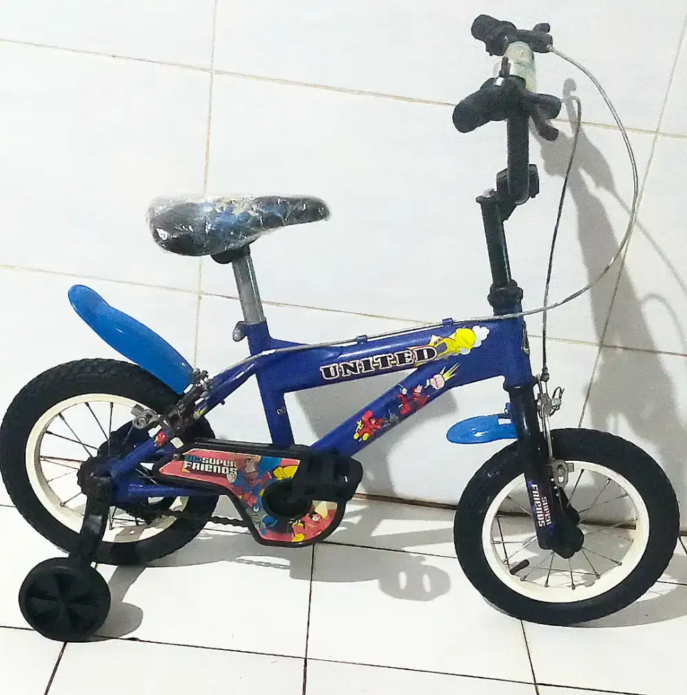 Sepeda ukuran 12,cocok buat anak umur 2 tahun - 6 tahun