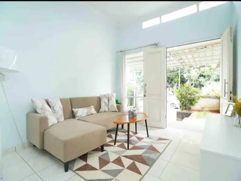 Rumah Dengan Halaman Luas di Pamulang pr 14694