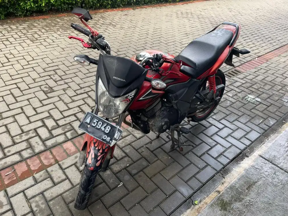 Honda Verzha Warna merah 150 CC Tangerang
