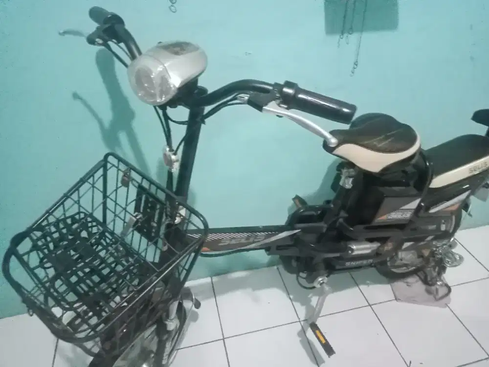 Sepeda listrik selis