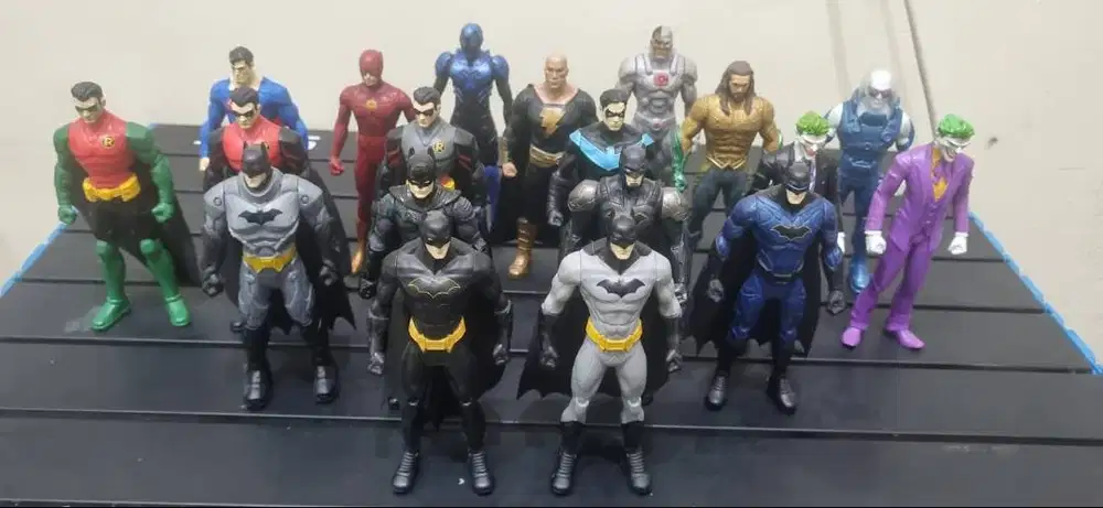 Mainan DC Spin (Batman, Robin, Aquaman dll.) Lengkap
