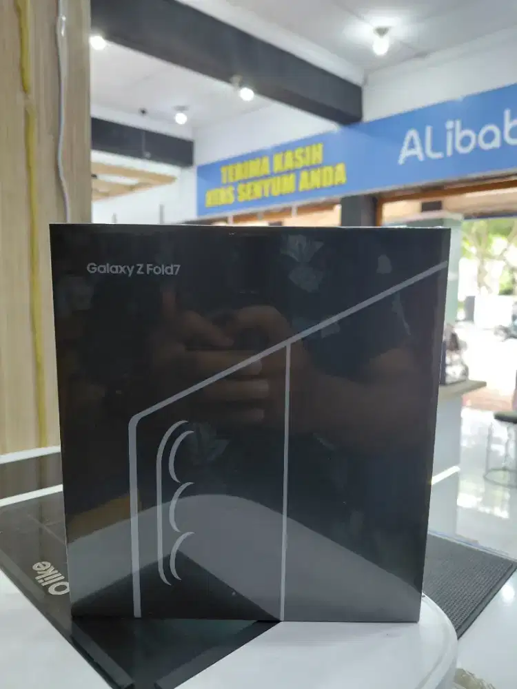 Samsung Z fold 7 12/512 baru