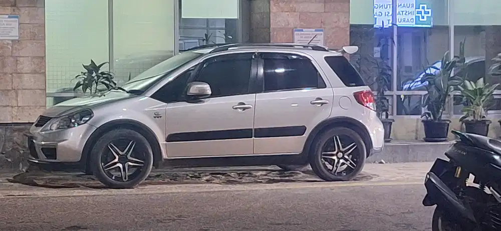 Suzuki SX4 2012 Bensin