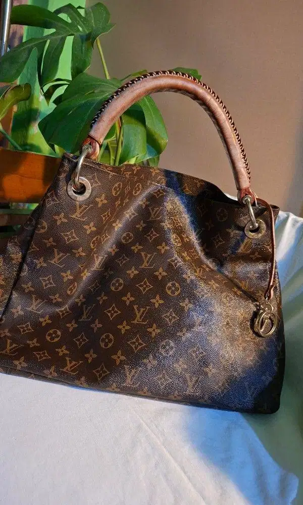 Hobo Bag Wanita Artsy MM - Preloved