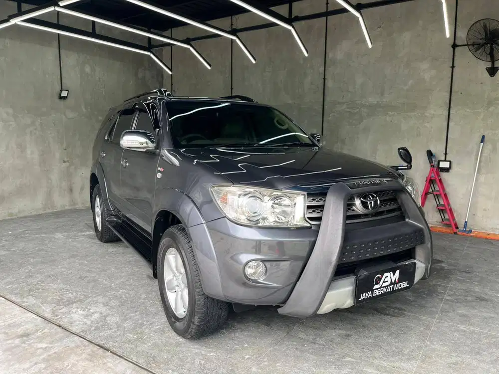 TOYOTA FORTUNER 2.5 G MT 2011