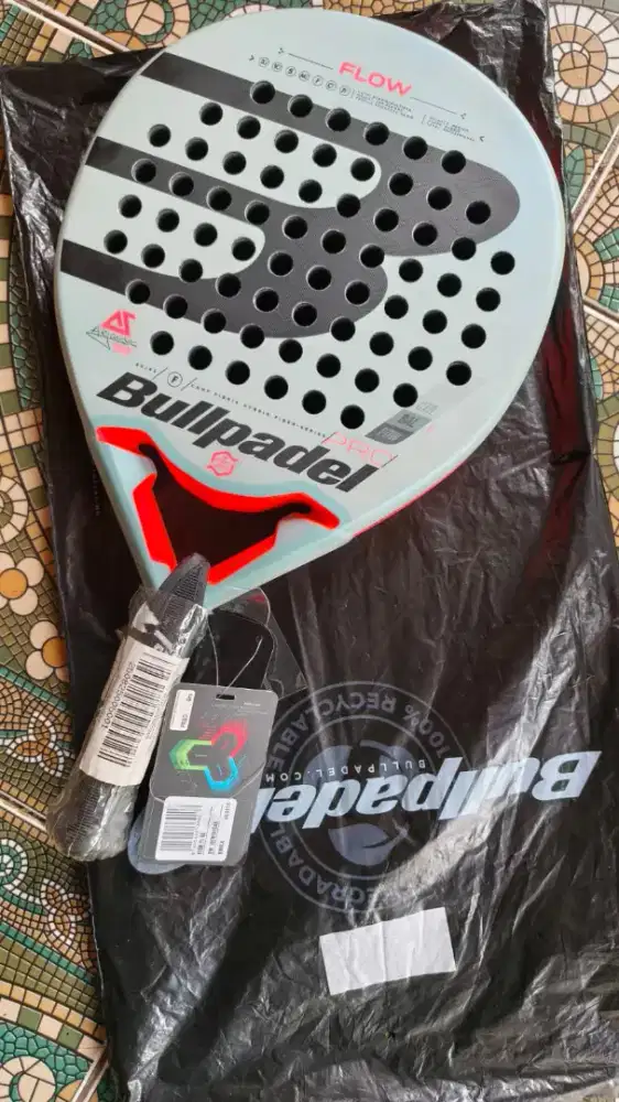 Raket padel merk bullpadel