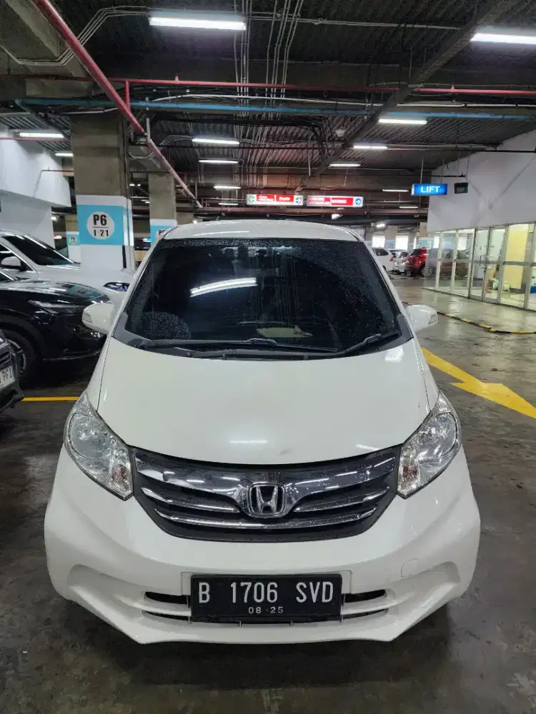 FREED E PSD AT/MATIC THN 2012