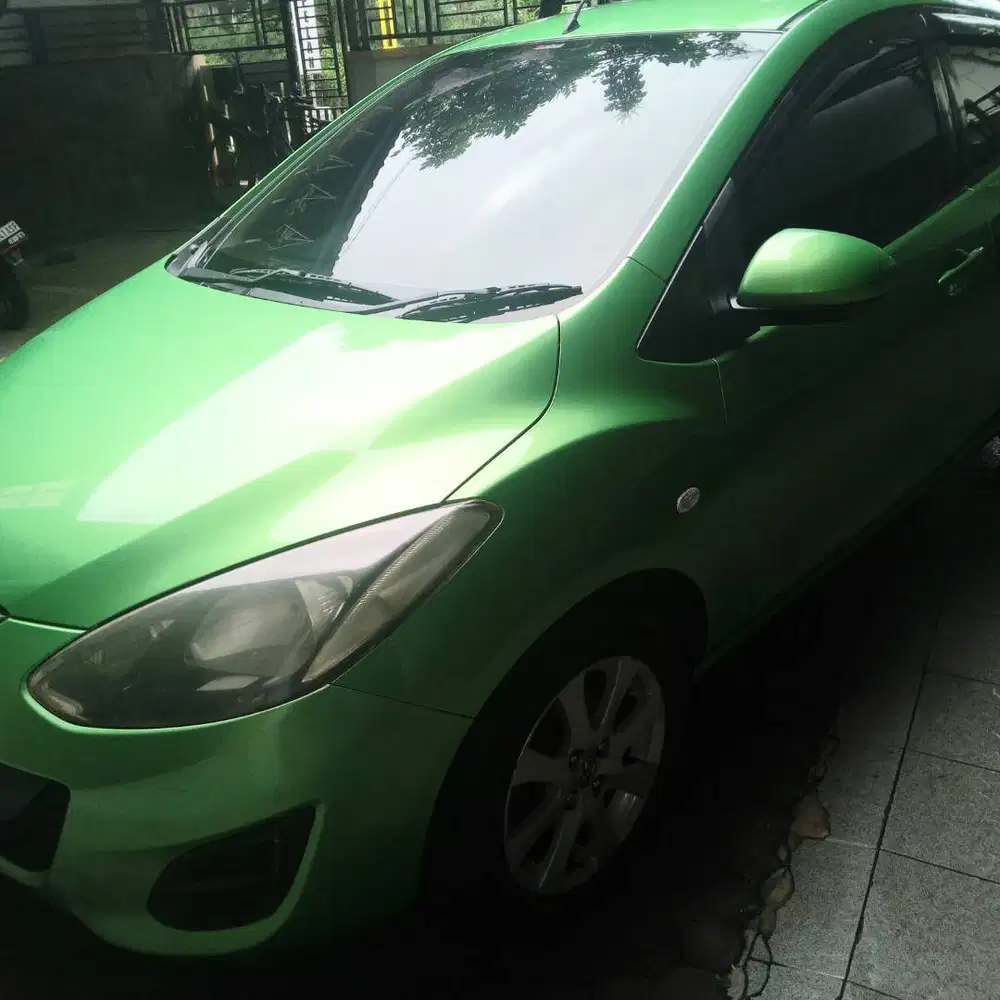 Mazda 2 Hijau Manual 2010 Jember Jawa Timur