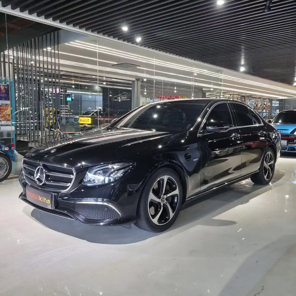Mercedes-Benz E300 Avantgarde Sport
syle ( W213 ) Tahun 2019