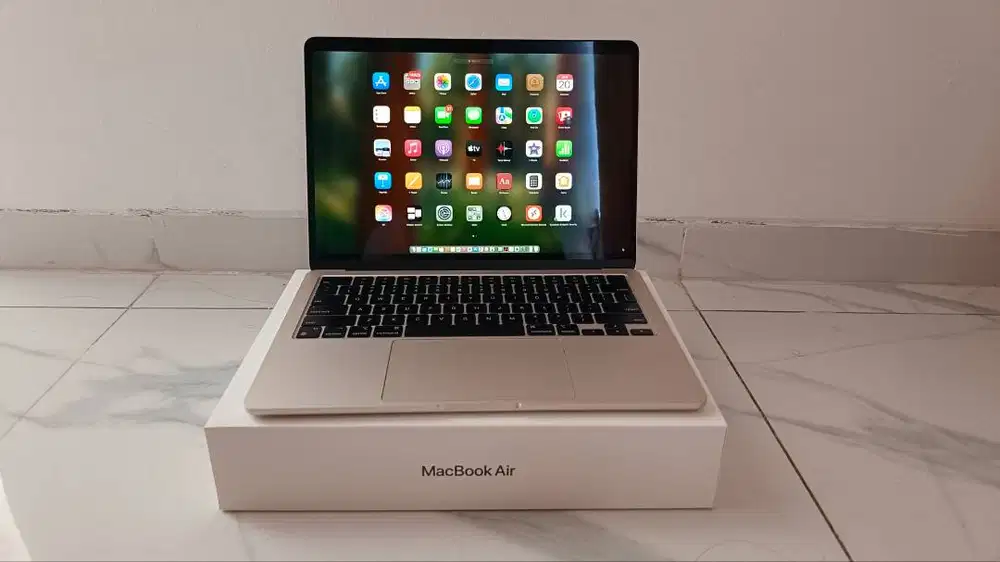 Dijual cepet aja,MacBook Air M2 2022