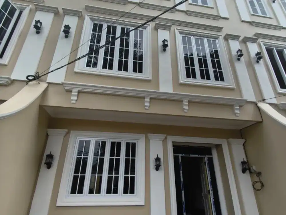 DIJUAL RUMAH BRAND NEW PREMIUM AMERICAN MODERN JAGAKARSA JAKARTA SELATAN