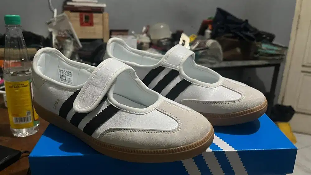 Sepatu adidas samba jane