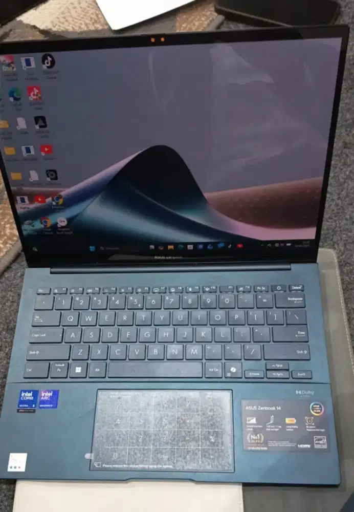 Di jual ASUS ZENBOOK 14