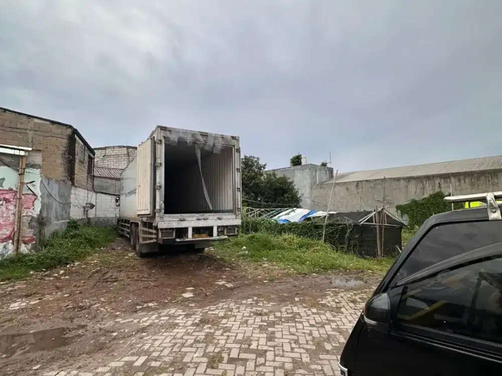 Di jual tanah komersil   Pinggir jalan Raya