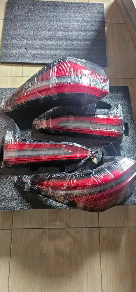 Stop Lamp Fortuner GR ex copotan ori