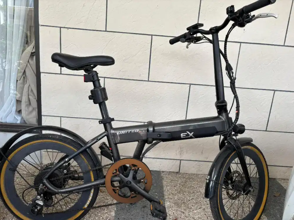 Sepeda Lipat United EX (Listrik)